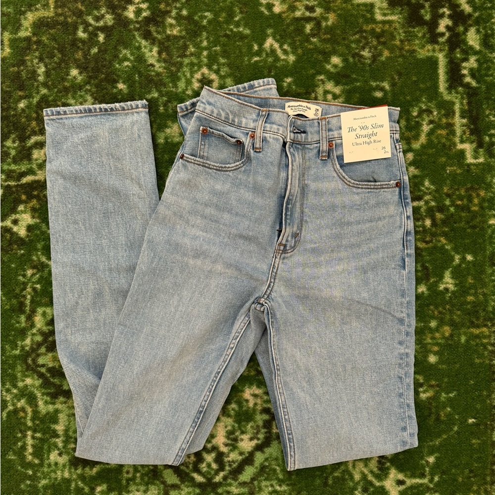 NWT Abercrombie & Fitch Ultra High Rise 90's Slim Straight Jeans